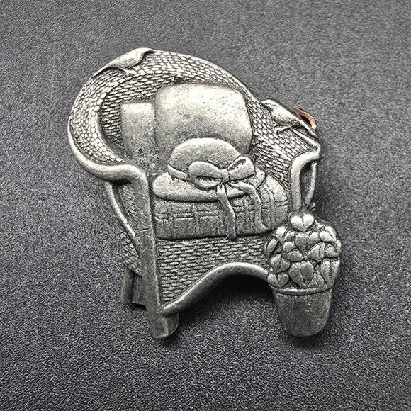 Wicker Chair Garden Brooch 2008 Birds and Bloom Pin Petite - Picture 1 of 4